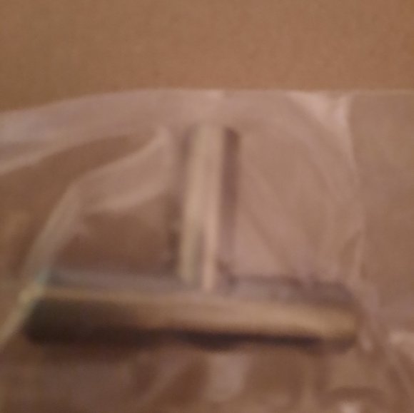 Cabinet Pulls/Knobs - Picture 3 of 5